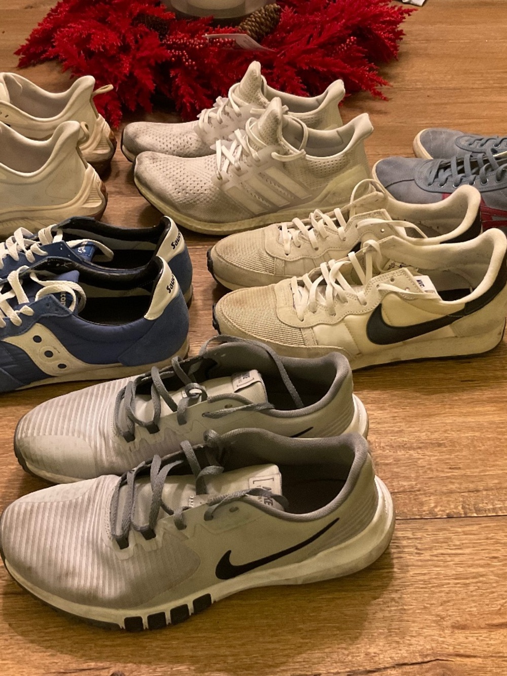 MENS 7 PAIRS USED SHOES FOR SALE (ASSORTMENT) + SANDALS